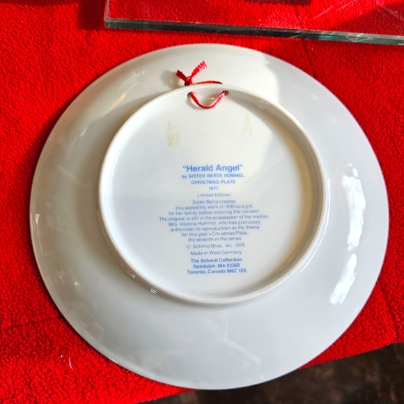 Vintage Hummel Christmas Plate - Picture 2 of 3